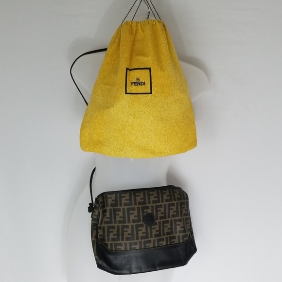 Fendi Handbags - Vintage Fendi crossbody w/ original dust bag